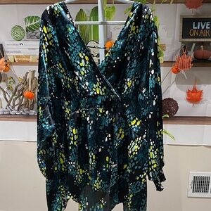 Torrid Black and Teal Blouse with Yellow Accents size 6. Ptp is 32